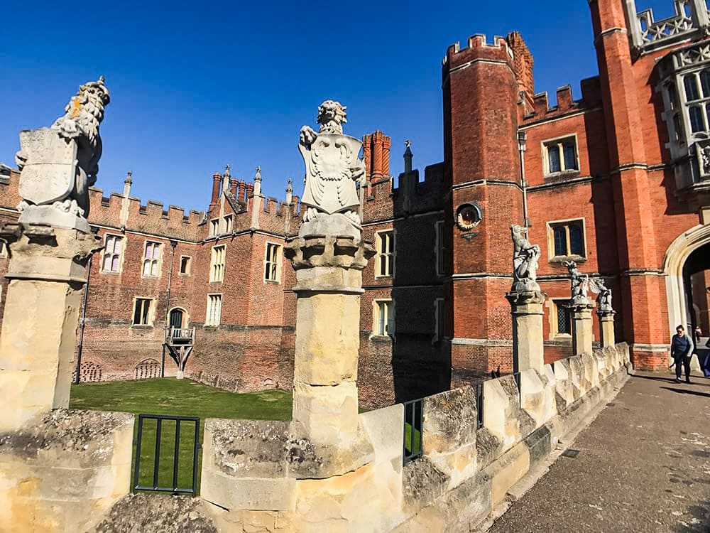 漢普頓宮入口石雕 Hampton Court Palace