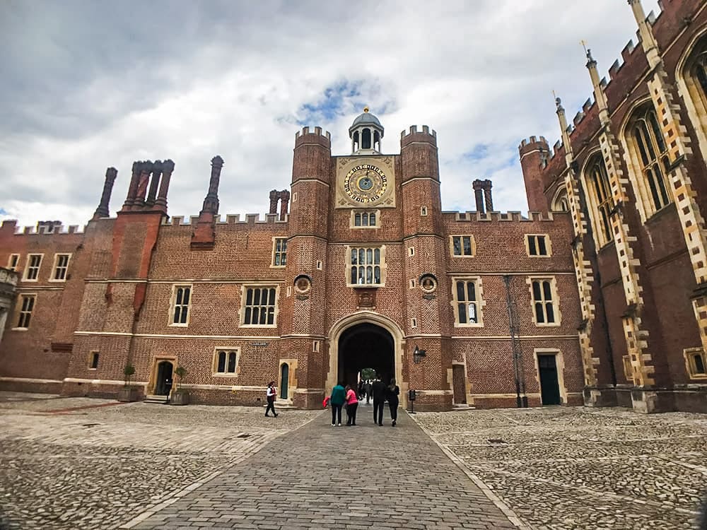 漢普頓宮 Hampton Court Palace Clock Court