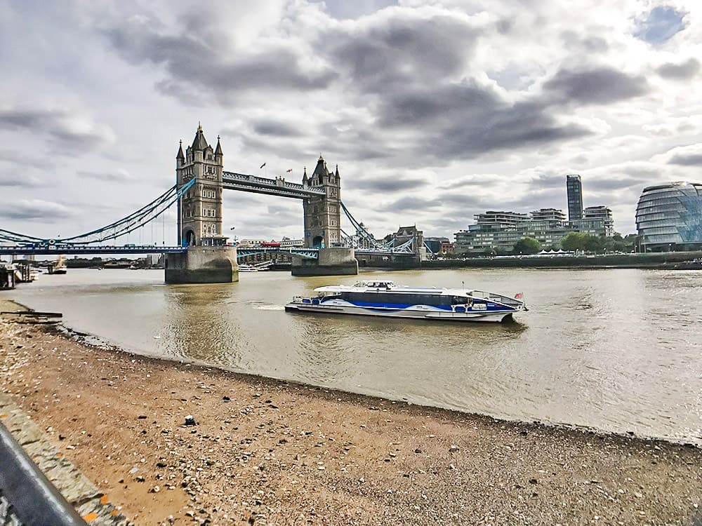 倫敦塔橋與泰晤士河